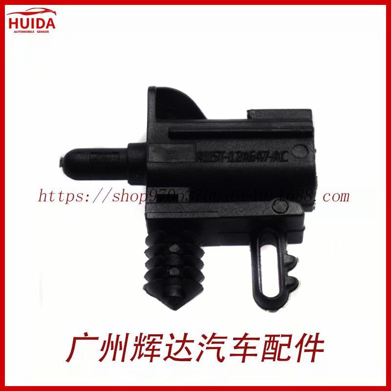 AU5Z12A647B-1.jpg