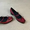 Sapatos femininos estilo francês vintage com alça de gravata borboleta e salto grosso, novo modelo 2026 em estoque, sapatos Mary Jane femininos de bico quadrado em pele de carneiro