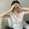 Novo Estilo de Verão Top de Tricô Hong Kong Retrô com Decote V de Manga Curta e Design de Cardigã Falso, Cintura Marcada, Emagrecimento, Top Feminino Versátil