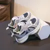 Zapatos deportivos para niños, nuevos modelos de primavera y otoño, zapatillas tipo "dad shoes" para niños, suela suave antideslizante, zapatos ligeros de malla transpirable, zapatillas para correr para niñas
