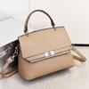 [Classic Style] Mom-Style Handbag 2026 New Fashion Light Luxury Small Square Bag Large Capacity Soft Leather Shoulder Bag
