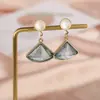 Pendientes de botón con forma de abanico de ópalo, con aguja plateada, de temperamento de alta calidad, estilo frío, con personalidad de hielo roto geométrico azul.