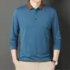 Camiseta de manga larga para hombre de primavera y otoño en color verde liso casual con cuello polo para usar debajo de un abrigo de hombre una generación de pelo