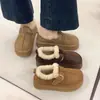 Zapatos de algodón para la nieve con suela gruesa antideslizante y forro de terciopelo para mujer, uso exterior en invierno 2026, nuevas botas retro versátiles para exteriores