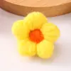 Broche de flor roja pequeña para mujer, lindo pin de flor de lana tejida japonesa, decoración para ropa, bolsa, suéter, corsage decorativo, venta al por mayor