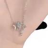 Colar Pingente Gêmeos Brilhante Exquisito e de Alto Padrão Estilo Único Luz Piscante Luxo Personalizado Corrente Clavicular