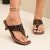 Comercio exterior transfronterizo talla grande verano 2026 nuevo zapato casual cómodo retro de tacón alto con punta cuadrada para mujer para uso en exteriores