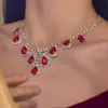 Conjunto de Collar y Pendientes de Diamantes Brillantes en Forma de Gota de Agua Roja Estilo Palacio Retro, Accesorios Femeninos de Alta Gama para Vestidos de Noche