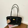 Novos Pingentes para Bolsas Simples Mini Toque de Luxo Bolsas Tote para Férias Preguiçosas para Mulheres Outono Inverno Bolsas de Mão Retrô