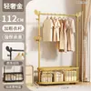 Cabide de chão, cabide de quarto, cabide de armazenamento de roupas móvel, estilo luxo leve, para uso doméstico, varal interno com cesto de armazenamento