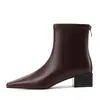 Botas justas de celebridade da internet salto grosso botas curtas botas femininas bico fino outono e inverno zíper traseiro justas na perna 2026 novo salto baixo a médio