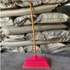 Venta al por mayor de fábrica escoba para el hogar escoba pequeña de plástico palo de madera escoba mágica individual juego de recogedor barrido de tareas domésticas