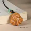 Nueva Cadena para Teléfono de Madera de Sándalo Tallada con Pez y Garra de Oso, Colgante de Mochila de Madera de Sándalo de Moda para Hombres y Mujeres, Adorno para Llavero de Coche