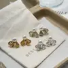Pendientes de Botón de Encaje Hueco con Lazo y Perlas de Diseño Francés, Super Hada, Lujo Ligero, Sensación de Alta Gama, Versátiles y Dulces