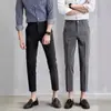 Pantalones Negros para Hombre Pantalones de Nueve Puntos Corte Recto Ajustado Pies Pequeños Casual Estilo Coreano Moderno Pantalones de Traje Modernos para Hombre