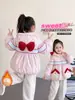 Jaqueta de Algodão para Meninas Outono Inverno 2026 Novo Estilo Estilosa com Capuz Infantil Espessada Forrada com Pelúcia Desenho Roupas de Algodão para Bebê Tendência
