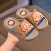 Chinelos infantis de capivara para meninos, novo modelo verão 2025, sandálias infantis grandes para meninos, chinelos infantis pequenos antiderrapantes para casa