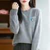 Top de punto versátil de cuello redondo 100% lana pura para mujer, capa base para otoño e invierno, nuevo suéter de punto con jacquard de cereza, cálido