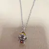 Moda pequeño mono mono mono usando aro dorado mono colgante retro versátil collar niños bebé collar regalo de cumpleaños