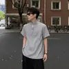 2026 Nova Camiseta Masculina de Manga Curta Estilo Old Money Gola Henley Textura de Casca de Árvore Verão Simples Ombro Normal Gola Alta Tendência