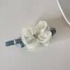 Elegante Presilha de Cabelo Flor com Laço de Pérola em Renda para Mulheres, Presilha Bico de Pato Lateral Simples de Alta Qualidade, Grampo de Cabelo Versátil da Moda