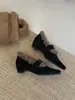 Otoño/Invierno 2025 Nuevos Zapatos de Mujer Cálidos con Forro de Felpa y Tacón de Cuña de Punta Aguda Estilo Retro Zapatos Mary Jane Zapatos de Mujer