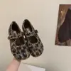 Nuevos Zapatos Peludos Otoño e Invierno 2025, Zapatos Birkenstock con Forro de Lana Polar, Mocasines Slip-On Estampado de Leopardo, Zapatos Mary Jane