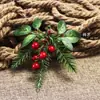 Planta Artificial de Folha de Pinheiro Acessórios de Frutas Vermelhas Decoração de Natal Caixa de Presente Decorações de Árvore de Natal Pinheiro de Natal Pequeno com Frutas Vermelhas