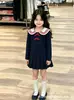 Vestido de Outono Estilo College para Meninas com Gola Azul Marinho, Laço Vermelho, Mangas Longas, Saia Plissada, Vestido Princesa Estiloso para Meninas