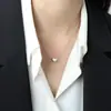 Colar de Coração de Madrepérola Branco Simples de Luxo Leve de Nicho, Corrente de Clavícula Feminina, Doce e Exquisite Popular no Instagram