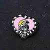 Comercio Exterior Europeo y Americano Broche Maestro del Infierno Jugo de Escarabajo Payaso Personalizado Forma de Corazón Corazón de Dibujos Animados Insignia de Metal