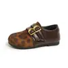 Correas para el pie retro versátiles y cómodas Estampado de leopardo Niñas Otoño 2026 Nuevo Birkenstock Casual para ir al trabajo Suela suave Ligeras Zapatos individuales