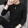 Camiseta de Manga Comprida Masculina Gola V Camisa Básica 2023 Nova Ins Outono e Inverno Roupas Brancas de Outono com Roupas de Outono para Homens