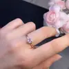 Anillo de Morganita Natural con Cristales Limpios y Color Único, Chapado en Plata S925 con Oro Rosa, Piedra Principal de 5 mm