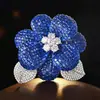 Broche Elegante de Estilo Europeo con Flor Incrustada de Circonita de Cobre para Chaquetas y Abrigos