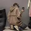 Moletom com Capuz em Camurça Cinza para Homens, Marca Tendência Primavera e Outono, Resistente, Moderno e Estiloso, Jaqueta Casual Solta Oversized para Casal