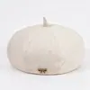 Boina retro a rayas de estilo japonés para otoño, moderna y elegante, perfecta para mujeres, un sombrero de pintor versátil y un sombrero de calabaza de moda