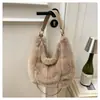 Bolso Tote de Peluche de Gran Capacidad Otoño e Invierno para Mujer 2025 Nuevo Bolso Cruzado para Viajar Bolso de Peluche Versátil de un Solo Hombro