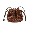 Bolso tipo cubo con flecos estilo coreano para mujer, nueva colección otoño/invierno 2026, acabado mate, bolso de hombro, bolso cruzado, diseño de alta gama, bolso de cordón de nicho