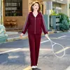 2026 Nuevo Estilo Ropa de Otoño para Madres Conjunto Deportivo con Capucha y Cremallera para Mujeres de Mediana Edad y Mayores Elegante Moda Casual Conjunto de Dos Piezas