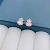 Brincos de Cabaça Kirin de Alto Padrão Banhados a Ouro Rosa 18K Incrustados com Diamantes e Ágata Vermelha Brilho Leve Venda Direta da Fábrica