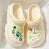 Zuecos de Mujer Estilo Nuevo para Verano 2026, Sandalias de Playa Antideslizantes, Pantuflas de Eva de Suela Gruesa que Aumentan la Altura, de Punta Cerrada