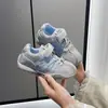 Sapatos Casuais Versáteis da Moda para Meninas 2026 Primavera/Verão Novos Sapatos Estilo Retro Forrest Gump para Crianças Maiores Tendência Sapatos de Treino Alemães