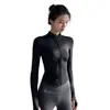 Conjunto Deportivo Negro para Mujer Ropa de Yoga de Otoño Ajustado Ropa de Fitness Estilo Sal Ligeramente Maduro Persona de Color Claro Ropa de Alto Intelecto Pantalones de Campana