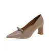 Zapatos de mujer con tacón grueso y punta redonda 2026 nuevo modelo charol poco profundos sin cordones versátiles elegantes para mujer
