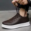 Comércio Exterior Moldados por Injeção Sapatos Masculinos Baixos Tênis de Skate Sapatos Brancos Pequenos Preguiçosos Calçados Casuais Leves Esportivos Básicos Sapatos Baixos para Homem