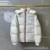 Comércio Exterior Transfronteiriço Mengjia de alta qualidade, brilhante, Maya, três cores, jaqueta de inverno clássica de plumas para homens, mulheres, casais