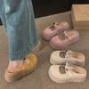 Primavera 2025 Nuevo Estilo Ropa Exterior Pequeña para Mujer Zapatillas de Media Caña Baotou Moda Retro Popular Aumentador de Altura Suela Gruesa Zapatillas Birkenstock