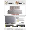 Cama tapizada minimalista de estilo italiano con tirador de tela, diseño de cabecero alto (wingback) en gris claro, respaldo grande y soporte lumbar, adecuada para un dormitorio principal