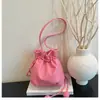 Bolso Cubo para Mujer con Textura Sencilla, Bolso Cruzado de Hombro Único, Nuevo Bolso de Mano de Moda de Verano 2026, Diseño de Nicho Elegante